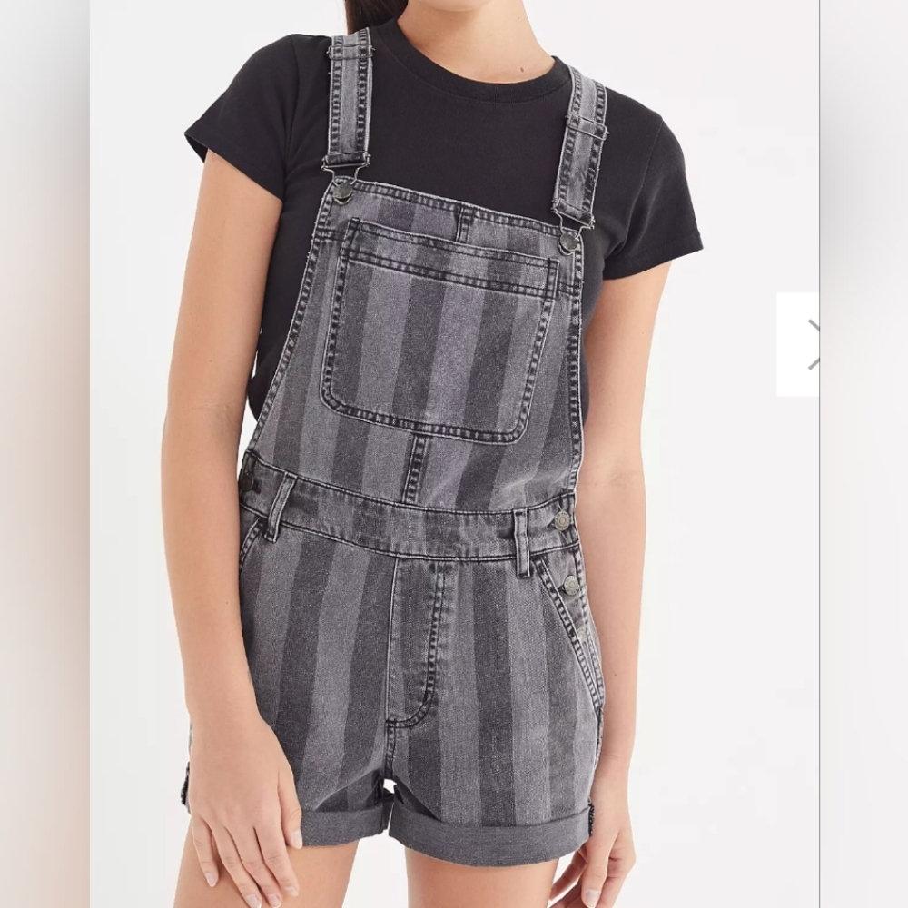 NWT Urban Outfitters BDG Striped Black & Gray Denim Shortall Size Medium